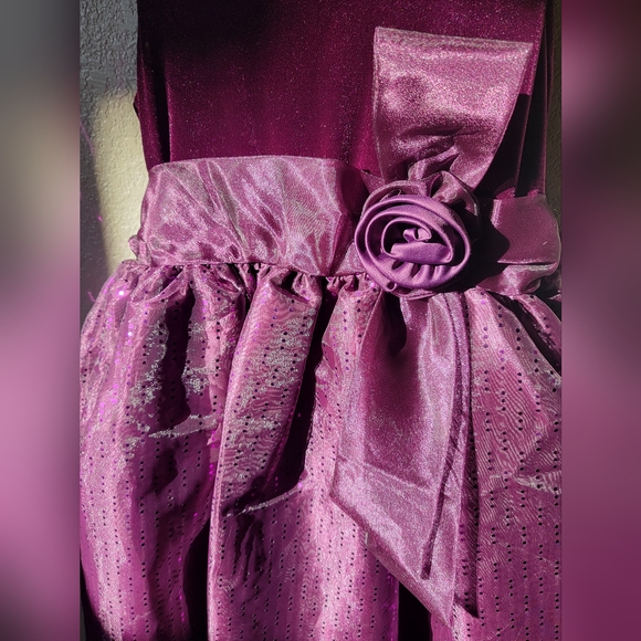 Girls dress, size 8, maybe worn one? / maybe not at all?  Excellent condition!!! - Picture 2 of 4